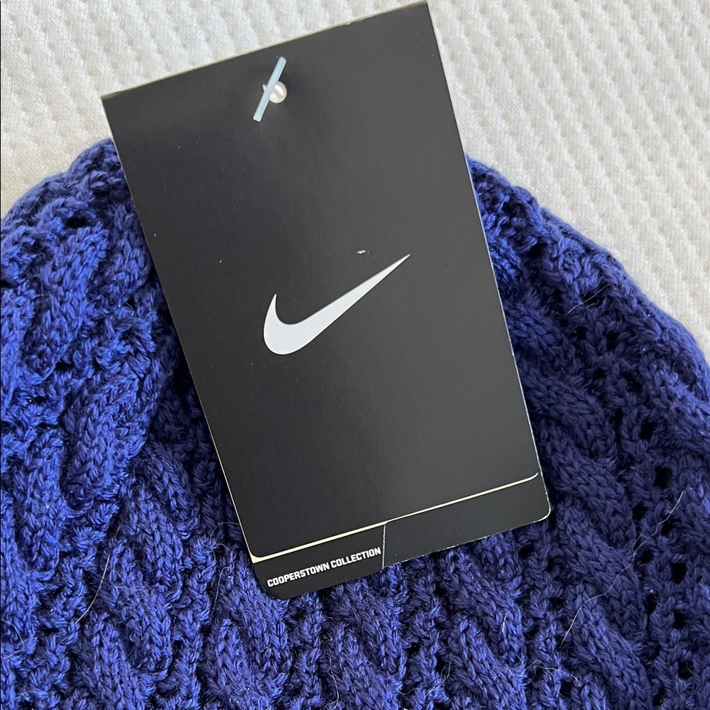 Women's Nike Milwaukee Brewers Knit Beanie NWT - Picture 3 of 5